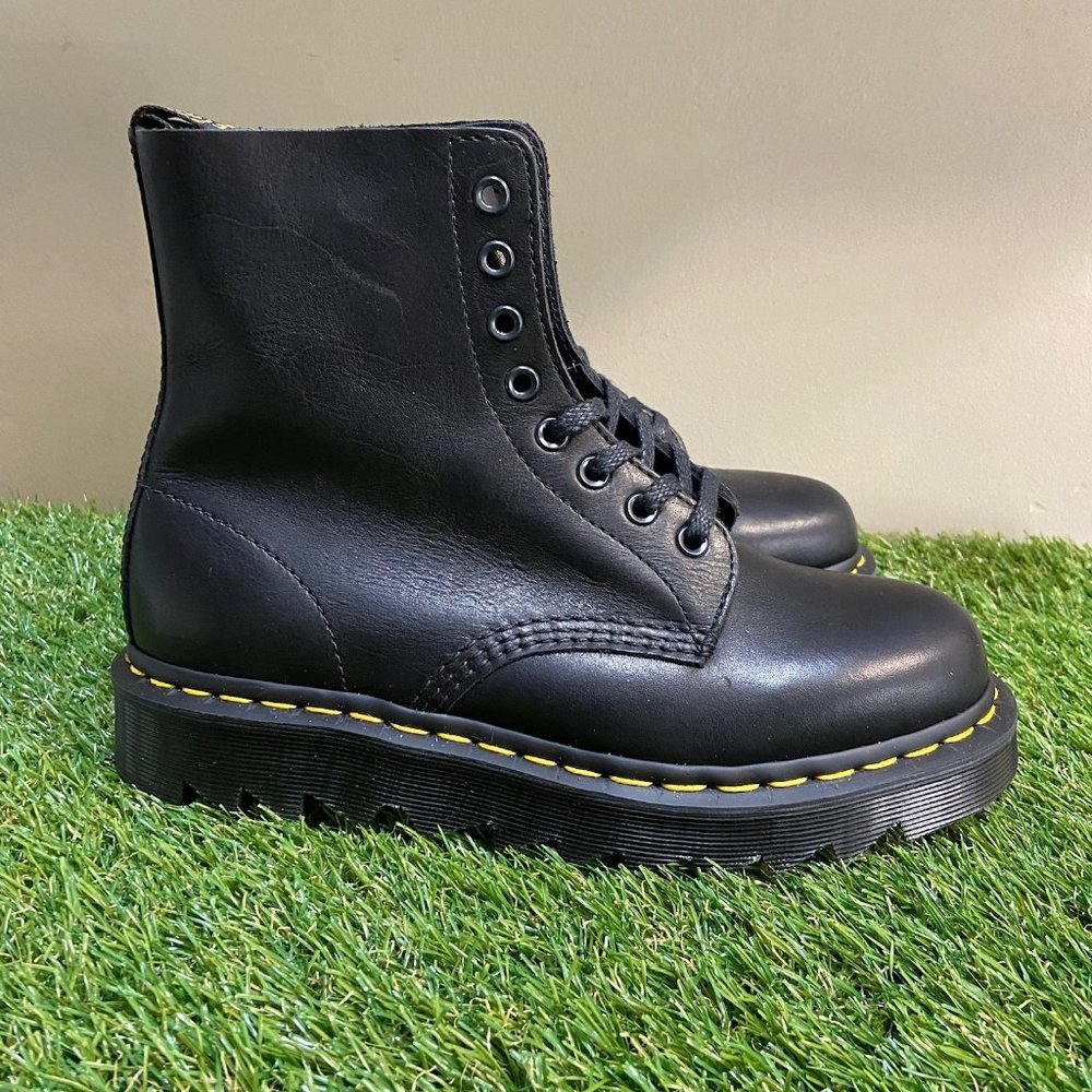 Dr. Doc Martens 1460 Pascal Ziggy Black Leather Combat Boots Men’s 7 | Women’s 8